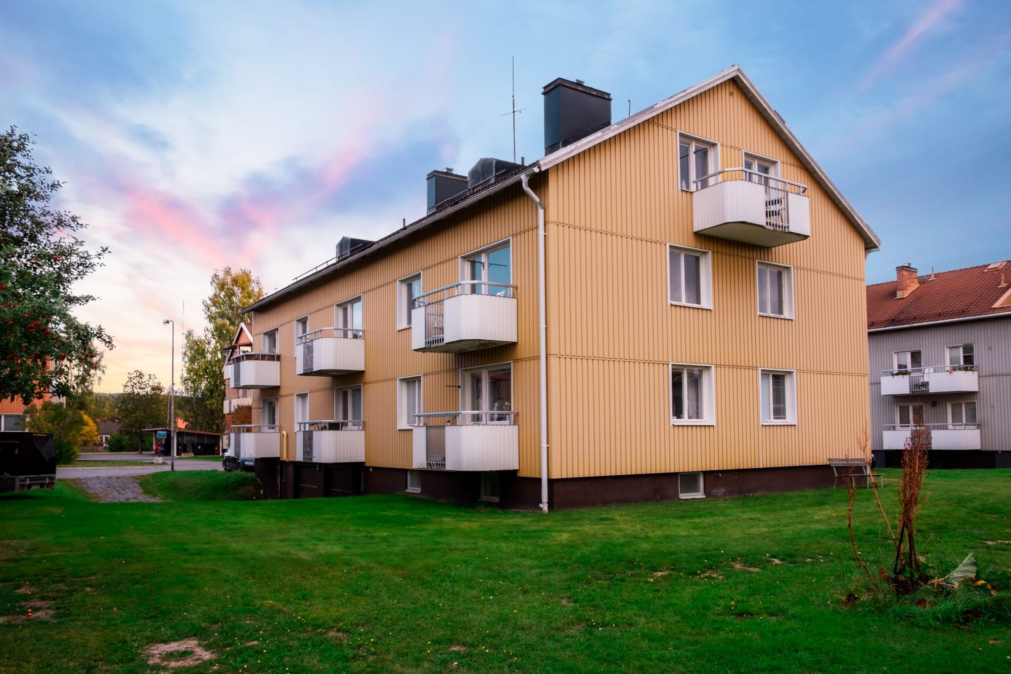 Fältjägarvägen 27, 29, 31, 33