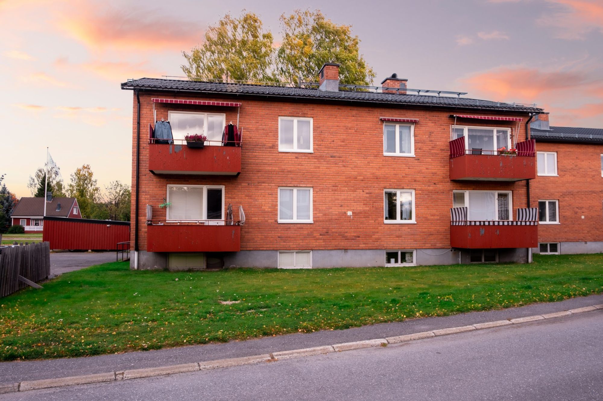 Fältjägarvägen 10, 12, 14