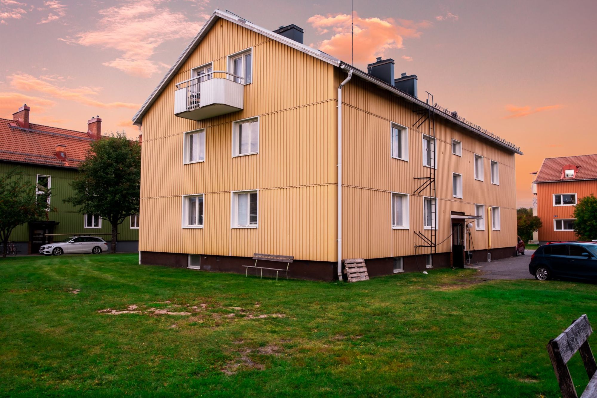 Fältjägarvägen 27, 29, 31, 33