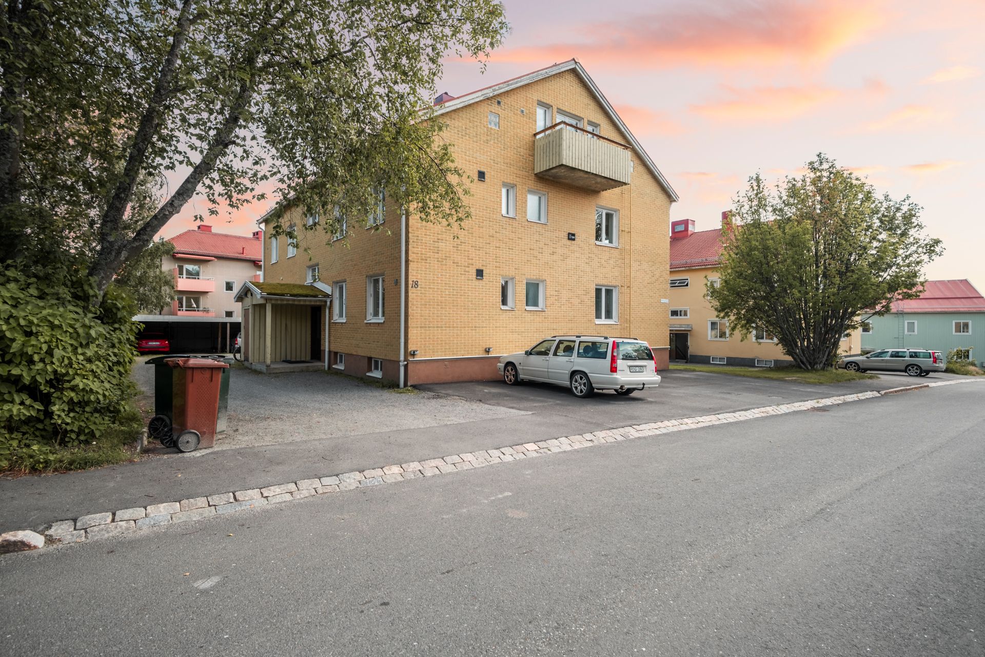 Vitbergsvägen 18